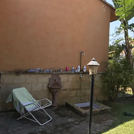 La Casa Di Elena Dom wakacyjny Campofelice Di Roccella